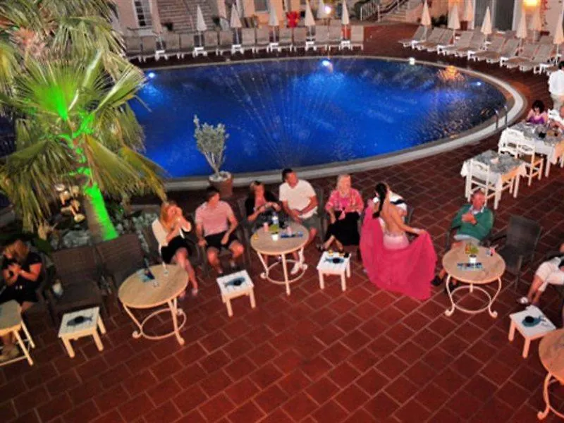 The Blue Lagoon Deluxe Hotel オルデニズ